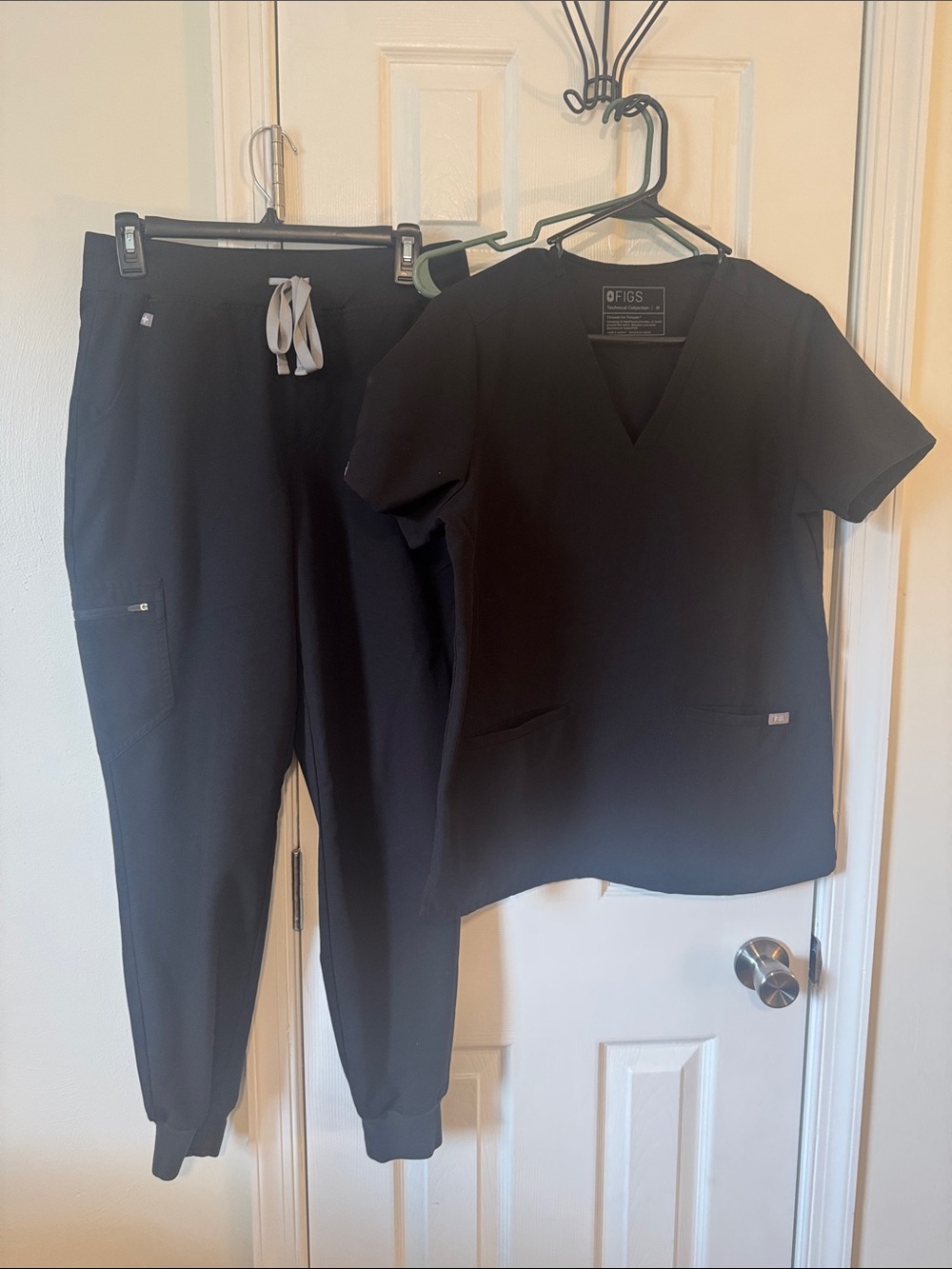 Figs Black Women's Scrub Top and Jogger Pants Set